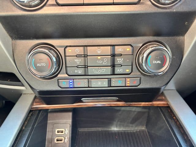 Pre-Owned 2019 Ford F150 SuperCrew Cab Lariat Pickup 4D 5 1/2 ft - photo - 21