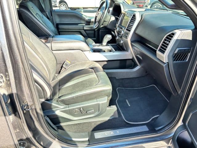 Pre-Owned 2019 Ford F150 SuperCrew Cab Platinum Pickup 4D 5 1/2 ft - photo - 17