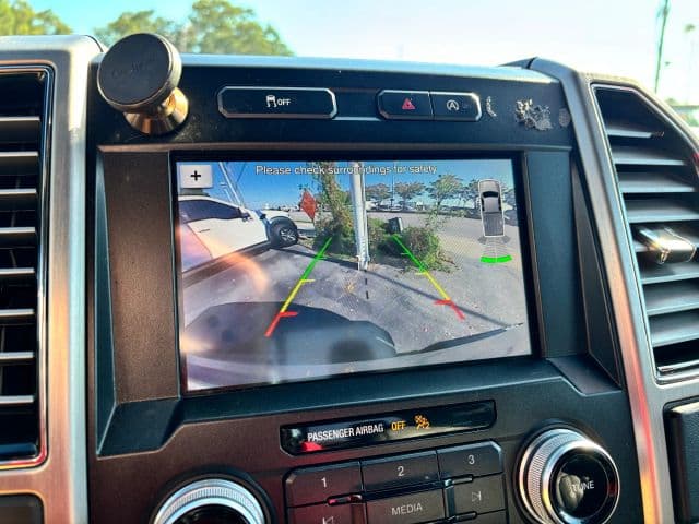 Pre-Owned 2019 Ford F150 SuperCrew Cab Platinum Pickup 4D 5 1/2 ft - photo - 22
