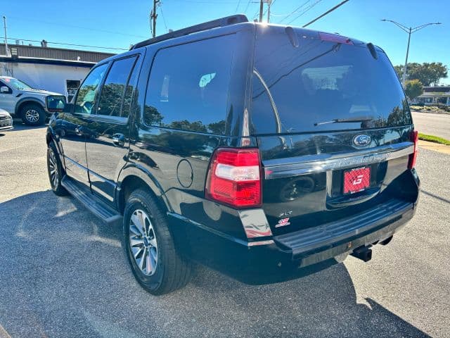 Pre-Owned 2016 Ford Expedition XLT Sport Utility 4D - photo - 4