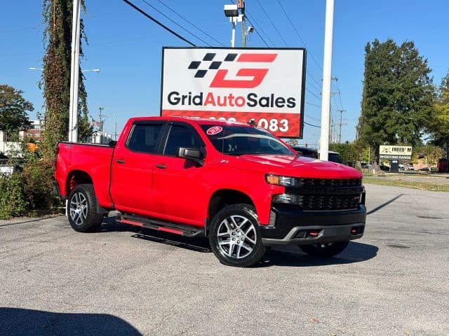 Pre-Owned 2020 Chevrolet Silverado 1500 Crew Cab Custom Trail Boss Pickup 4D 5 3/4 ft - photo - 0