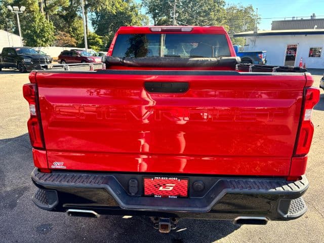 Pre-Owned 2020 Chevrolet Silverado 1500 Crew Cab Custom Trail Boss Pickup 4D 5 3/4 ft - photo - 3