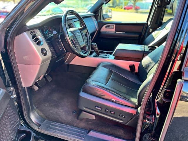 Pre-Owned 2016 Ford Expedition XLT Sport Utility 4D - photo - 13