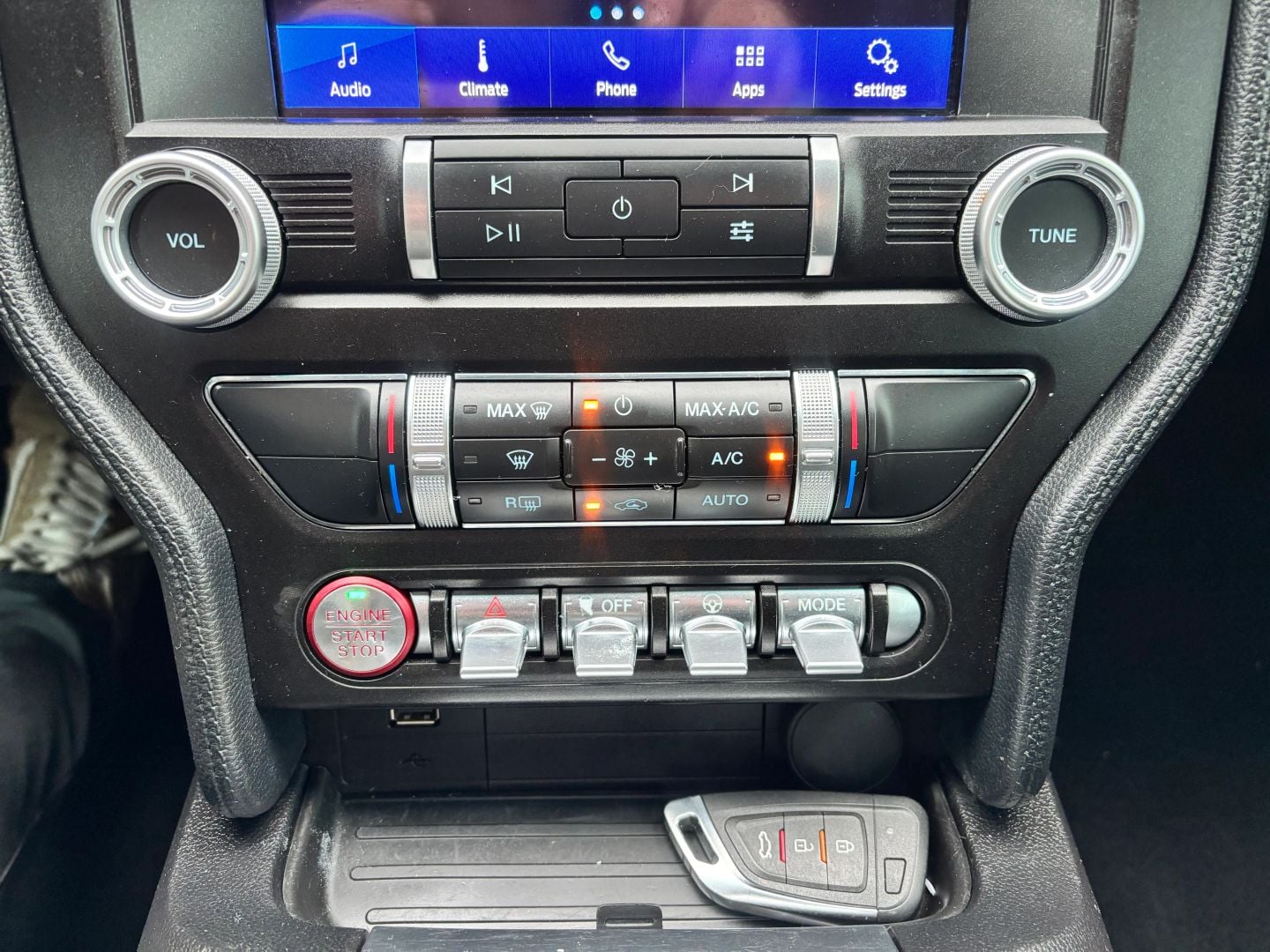 Pre-Owned 2020 FORD MUSTANG ECOBOOST COUPE 2D - photo - 23