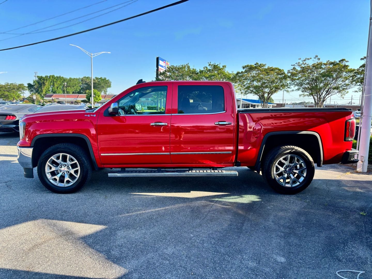 Pre-Owned 2016 GMC SIERRA 1500 CREW CAB SLT PICKUP 4D 5 3/4 FT - photo - 5