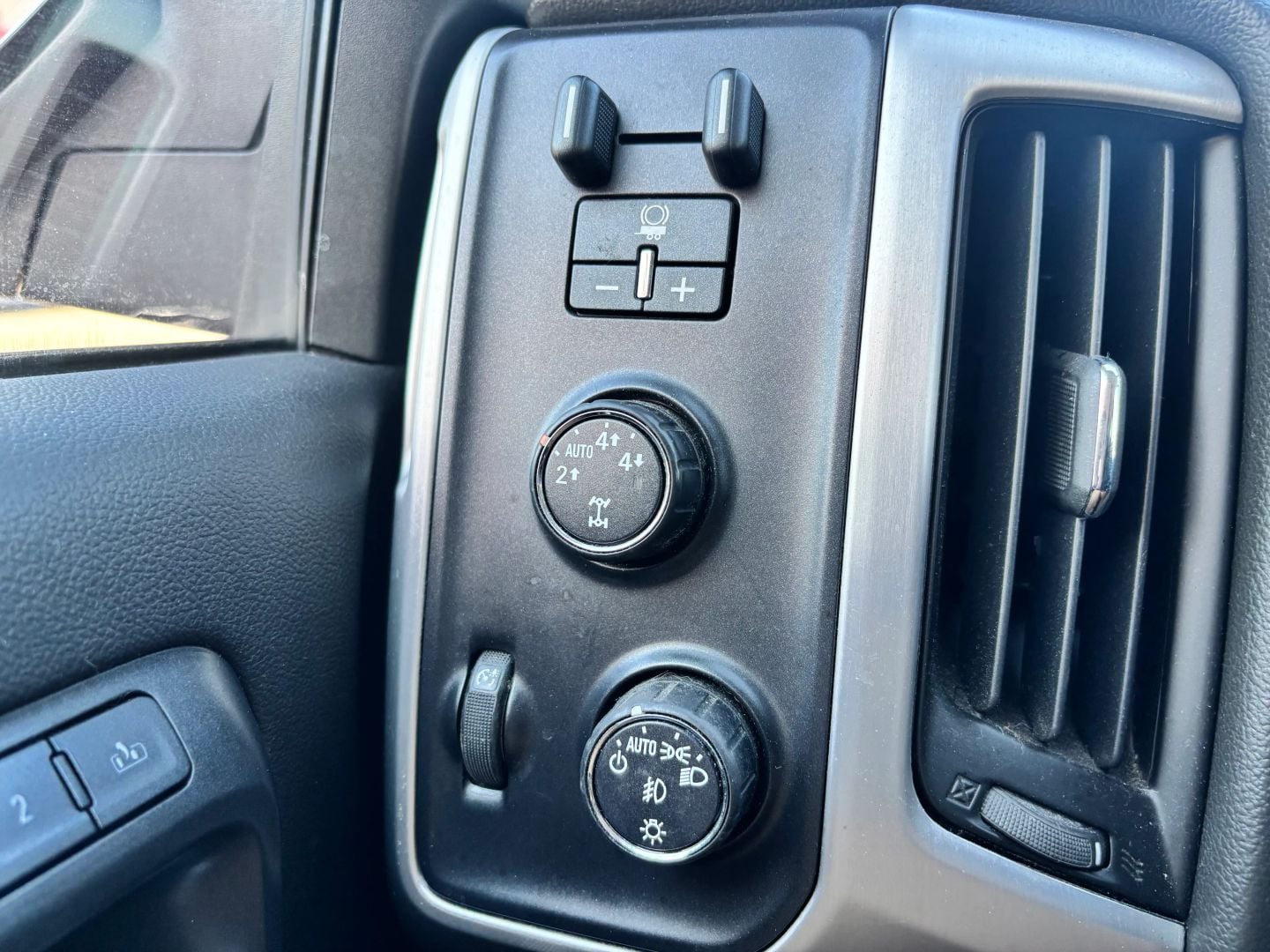 Pre-Owned 2016 GMC SIERRA 1500 CREW CAB SLT PICKUP 4D 5 3/4 FT - photo - 24