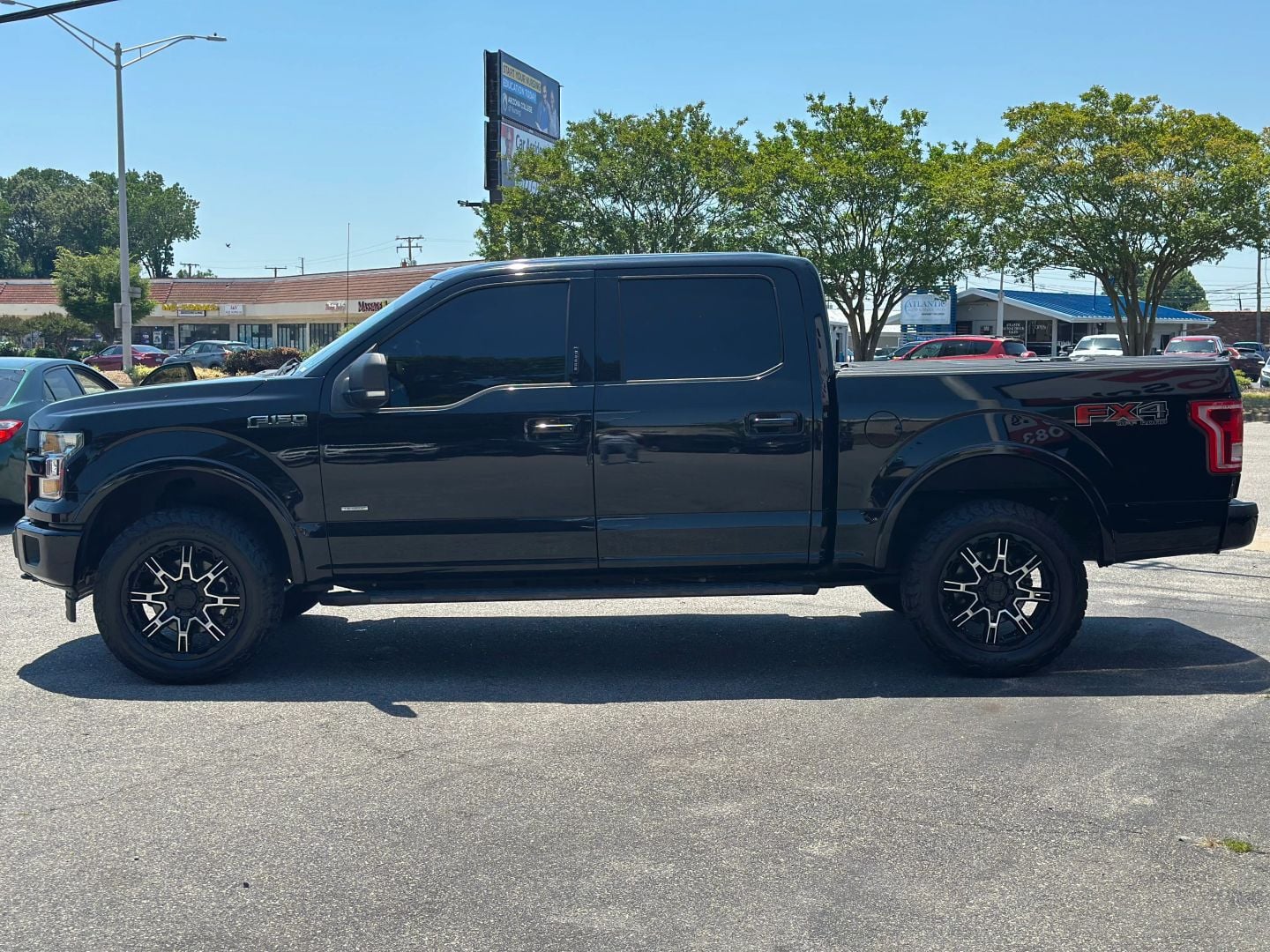 Pre-Owned 2017 FORD F150 SUPERCREW CAB XLT PICKUP 4D 5 1/2 FT - photo - 6