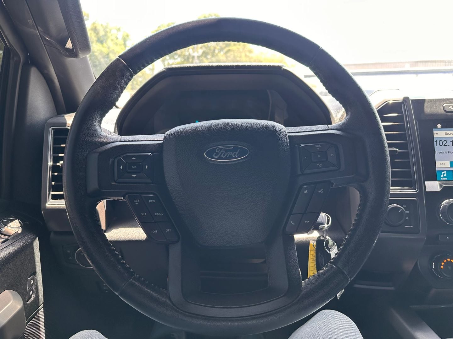 Pre-Owned 2017 FORD F150 SUPERCREW CAB XLT PICKUP 4D 5 1/2 FT - photo - 25