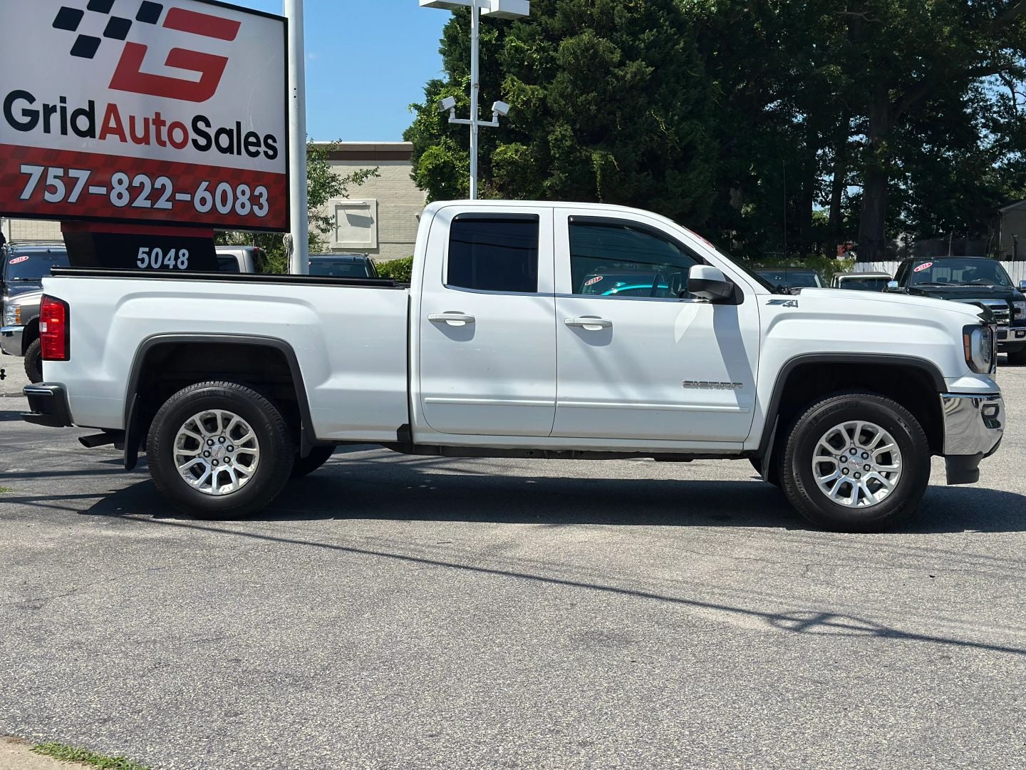 Pre-Owned 2017 GMC SIERRA 1500 DOUBLE CAB SLE PICKUP 4D 6 1/2 FT - photo - 1