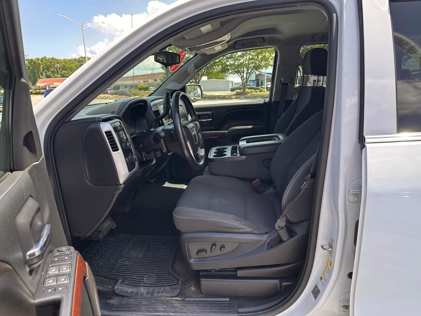 Pre-Owned 2017 GMC SIERRA 1500 DOUBLE CAB SLE PICKUP 4D 6 1/2 FT - photo - 10