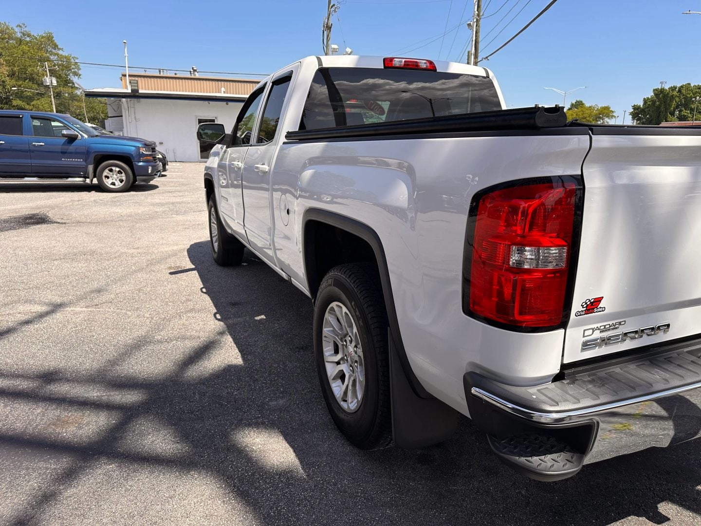 Pre-Owned 2017 GMC SIERRA 1500 DOUBLE CAB SLE PICKUP 4D 6 1/2 FT - photo - 5