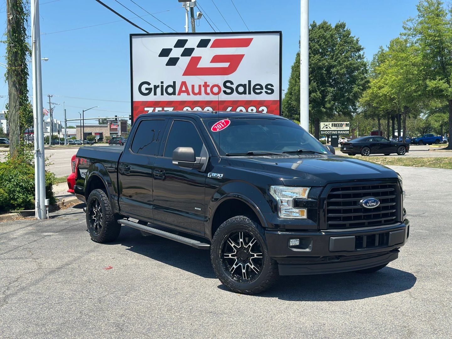 Pre-Owned 2017 FORD F150 SUPERCREW CAB XLT PICKUP 4D 5 1/2 FT - photo - 0