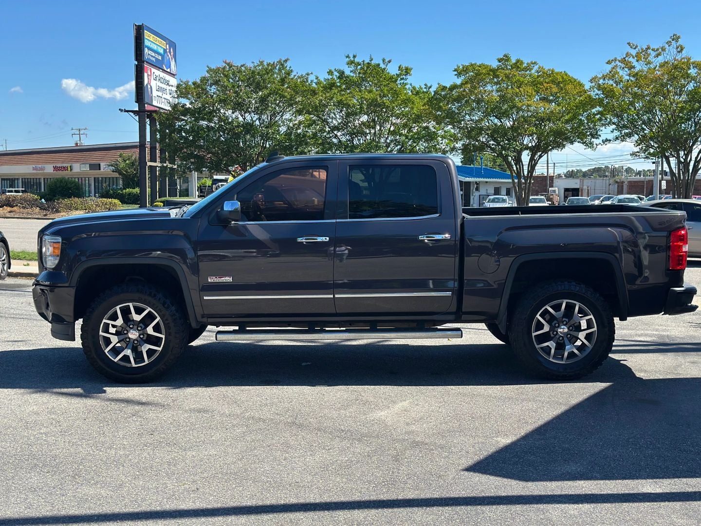 Pre-Owned 2015 GMC SIERRA 1500 CREW CAB SLT PICKUP 4D 5 3/4 FT - photo - 6