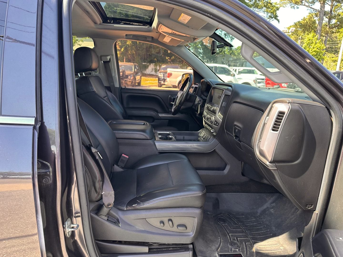 Pre-Owned 2015 GMC SIERRA 1500 CREW CAB SLT PICKUP 4D 5 3/4 FT - photo - 18