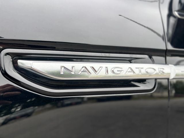Pre-Owned 2018 Lincoln Navigator Select Sport Utility 4D - photo - 9