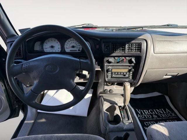 Pre-Owned 2002 Toyota Tacoma XtraCab PreRunner Pickup - photo - 8