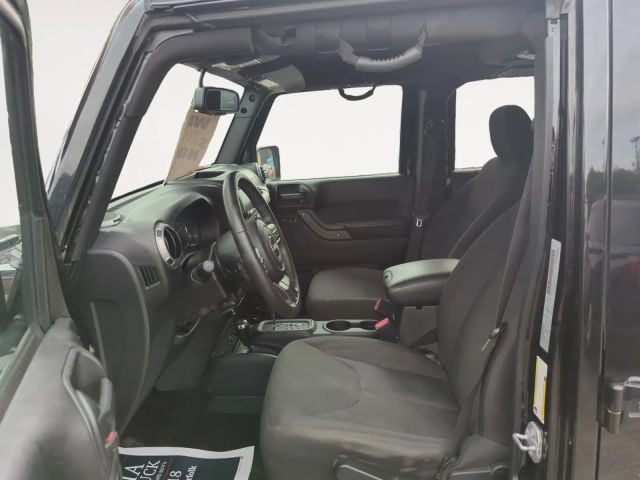 Pre-Owned 2017 Jeep Wrangler Unlimited Sport SUV 4D - photo - 10