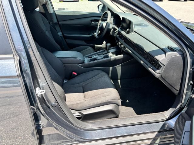 Pre-Owned 2024 Honda Accord LX Sedan 4D - photo - 12