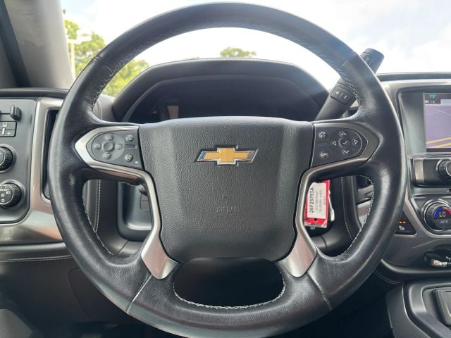 Pre-Owned 2018 Chevrolet Silverado 1500 Crew Cab Z71 LTZ Pickup 4D 5 3/4 ft - photo - 29