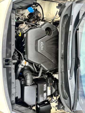 Pre-Owned 2015 Kia Rio LX Sedan 4D - photo - 8