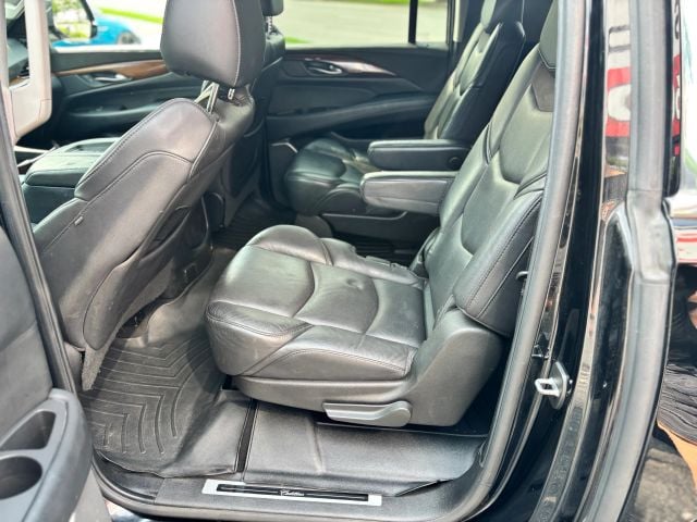 Pre-Owned 2018 Cadillac Escalade ESV Premium Luxury Sport Utility 4D - photo - 11