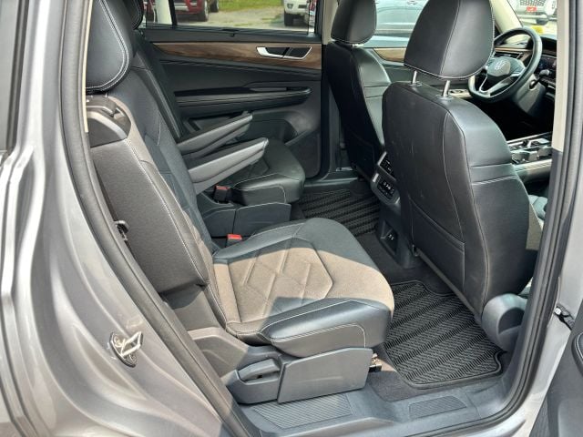 Pre-Owned 2024 Volkswagen Atlas SE 4MOTION w/Tech Pkg Sport Utility 4D - photo - 13