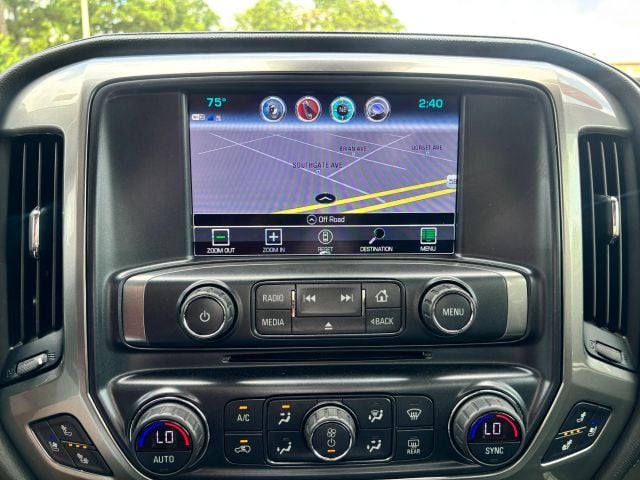 Pre-Owned 2018 Chevrolet Silverado 1500 Crew Cab Z71 LTZ Pickup 4D 5 3/4 ft - photo - 20