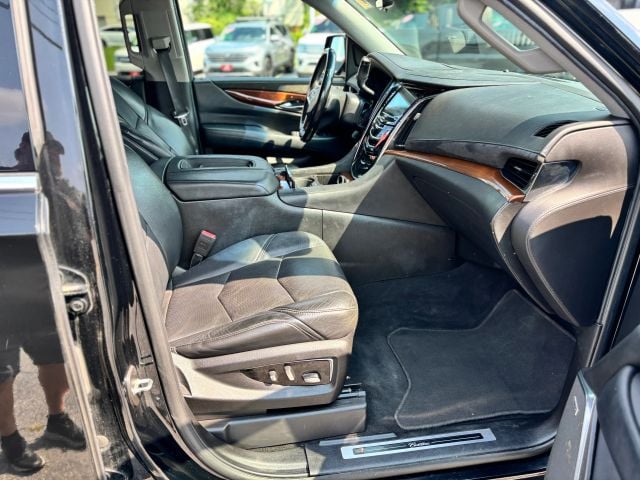 Pre-Owned 2018 Cadillac Escalade ESV Premium Luxury Sport Utility 4D - photo - 12