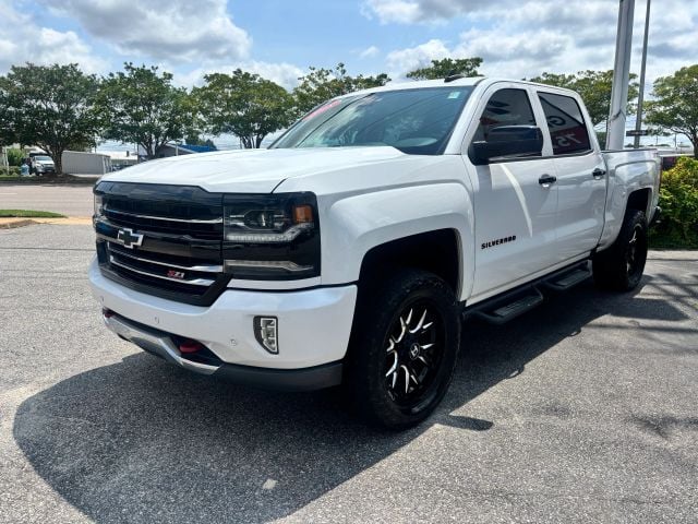 Pre-Owned 2018 Chevrolet Silverado 1500 Crew Cab Z71 LTZ Pickup 4D 5 3/4 ft - photo - 7