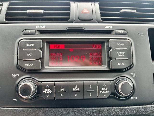 Pre-Owned 2015 Kia Rio LX Sedan 4D - photo - 17
