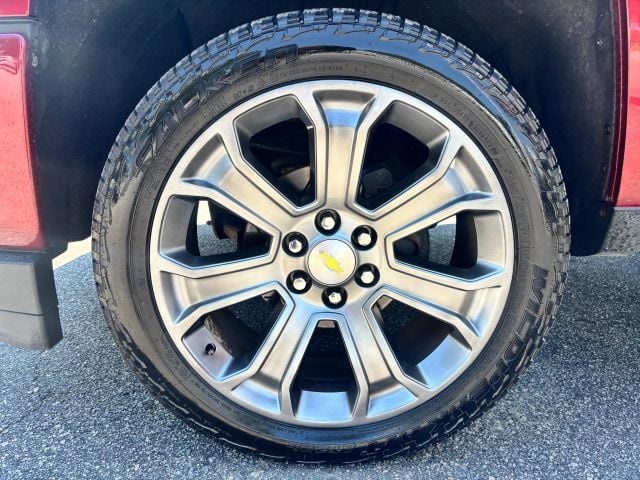 Pre-Owned 2017 Chevrolet Silverado 1500 Crew Cab High Country Pickup 4D 5 3/4 ft - photo - 10