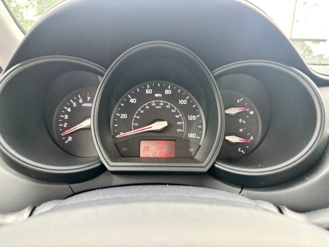 Pre-Owned 2015 Kia Rio LX Sedan 4D - photo - 26