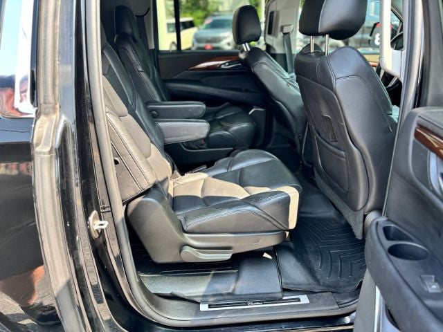 Pre-Owned 2018 Cadillac Escalade ESV Premium Luxury Sport Utility 4D - photo - 13