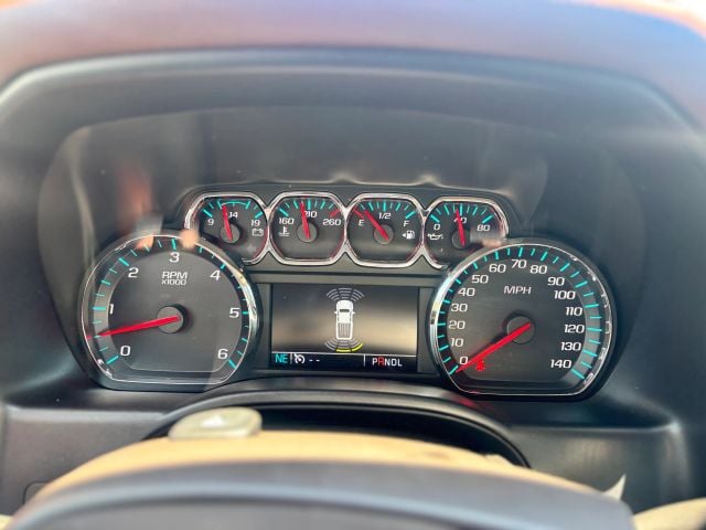 Pre-Owned 2017 Chevrolet Silverado 1500 Crew Cab High Country Pickup 4D 5 3/4 ft - photo - 25