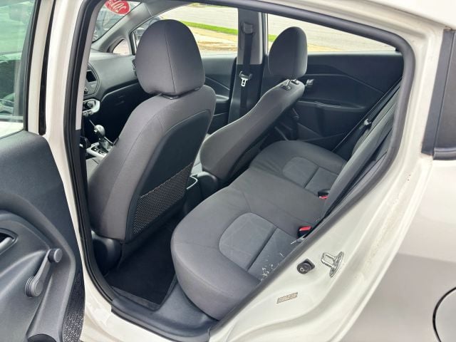 Pre-Owned 2015 Kia Rio LX Sedan 4D - photo - 11