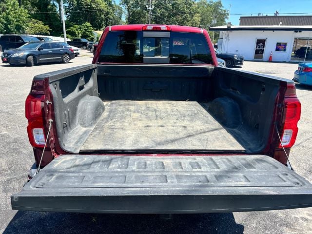 Pre-Owned 2017 Chevrolet Silverado 1500 Crew Cab High Country Pickup 4D 5 3/4 ft - photo - 4