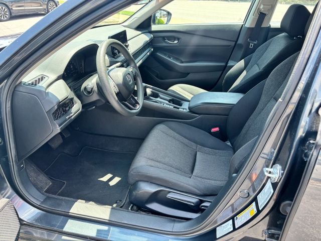 Pre-Owned 2024 Honda Accord LX Sedan 4D - photo - 9