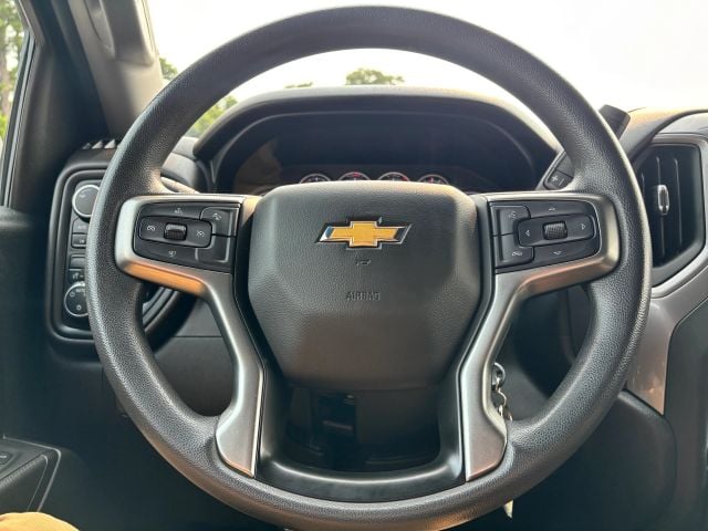Pre-Owned 2021 Chevrolet Silverado 1500 Crew Cab Custom Pickup 4D 5 3/4 ft - photo - 27