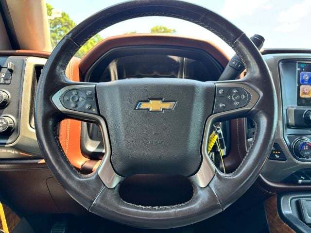 Pre-Owned 2017 Chevrolet Silverado 1500 Crew Cab High Country Pickup 4D 5 3/4 ft - photo - 33
