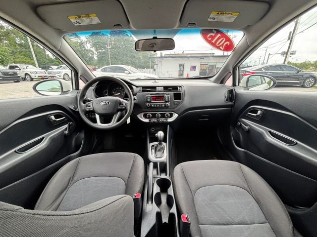 Pre-Owned 2015 Kia Rio LX Sedan 4D - photo - 15