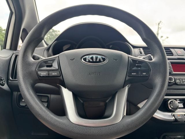 Pre-Owned 2015 Kia Rio LX Sedan 4D - photo - 25