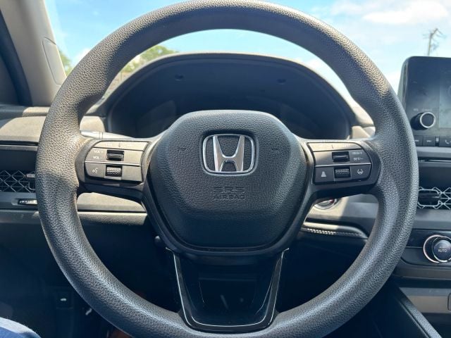Pre-Owned 2024 Honda Accord LX Sedan 4D - photo - 23