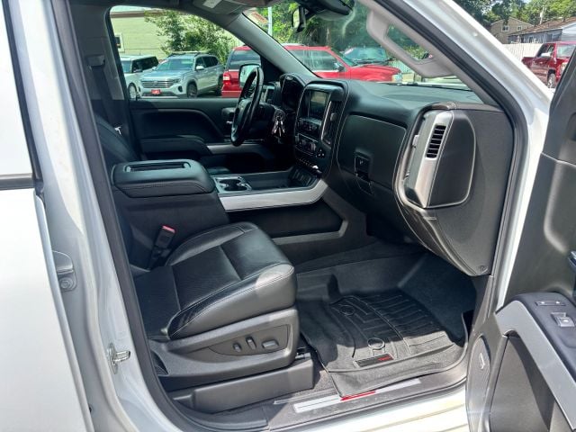 Pre-Owned 2018 Chevrolet Silverado 1500 Crew Cab Z71 LTZ Pickup 4D 5 3/4 ft - photo - 16