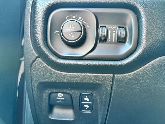 Pre-Owned 2019 Ram 1500 Crew Cab Big Horn Pickup 4D 5 1/2 ft - photo - 36