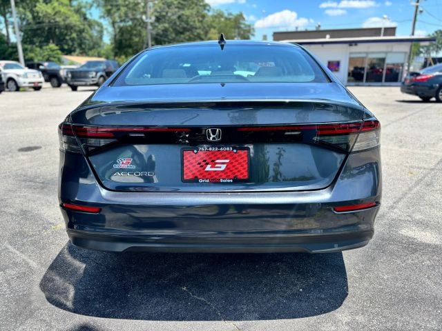Pre-Owned 2024 Honda Accord LX Sedan 4D - photo - 3