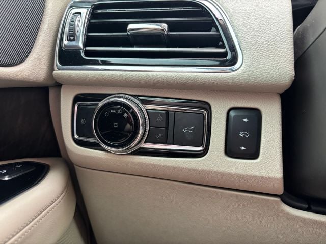 Pre-Owned 2019 Lincoln Navigator Select Sport Utility 4D - photo - 32