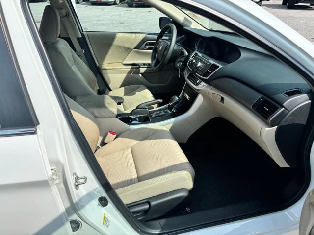 Pre-Owned 2014 Honda Accord LX Sedan 4D - photo - 13
