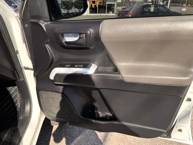 Pre-Owned 2020 Toyota Tacoma Access Cab SR Pickup 4D 6 ft - photo - 17