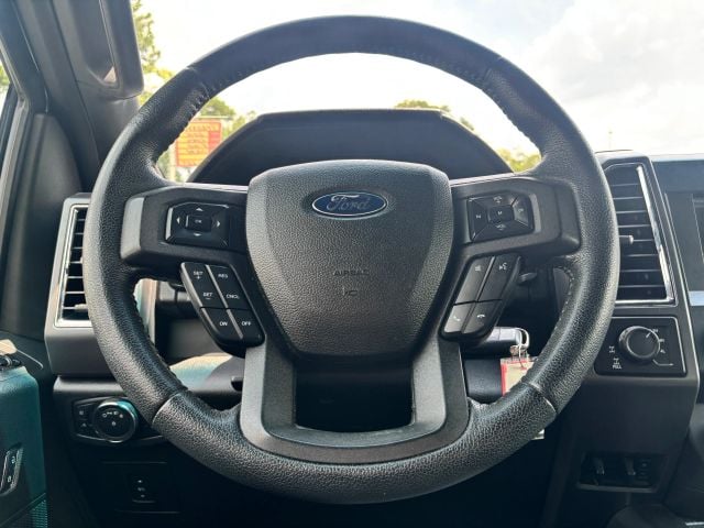 Pre-Owned 2015 Ford F150 SuperCrew Cab XLT Pickup 4D 6 1/2 ft - photo - 31