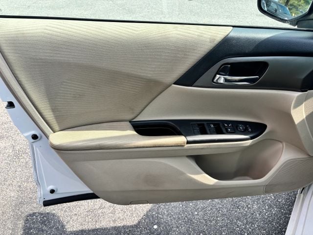 Pre-Owned 2014 Honda Accord LX Sedan 4D - photo - 11